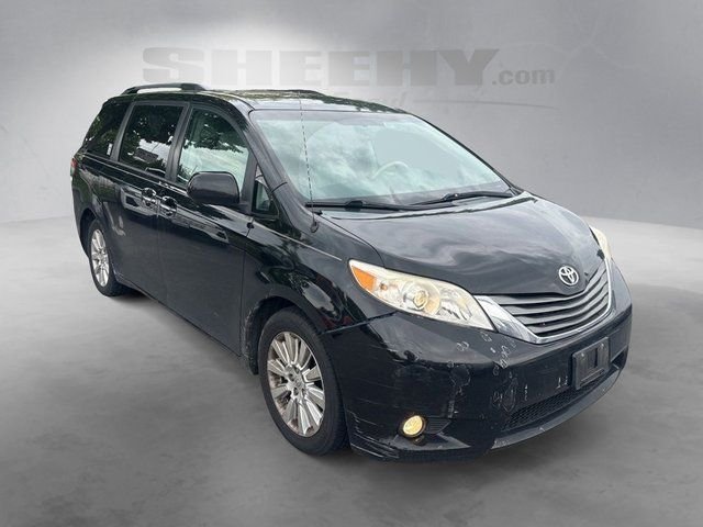 Used 2013 Black Toyota XLE image 2
