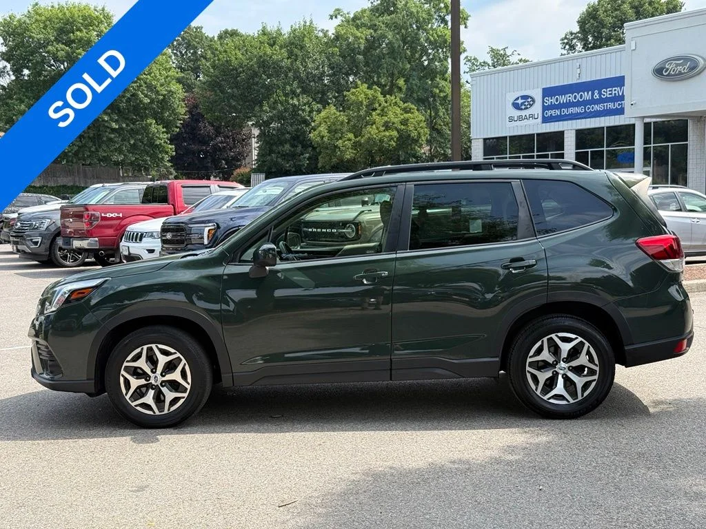 Used 2023 Green Subaru Premium image 5