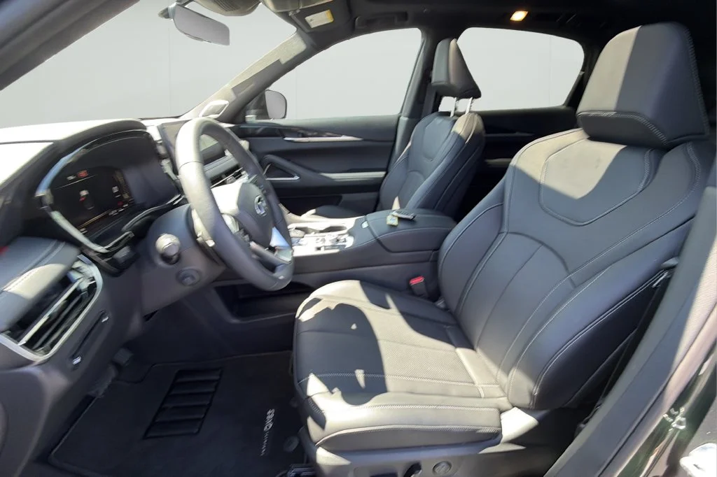 New 2027 DEEP EMERALD INFINITI Sport AWD image 18