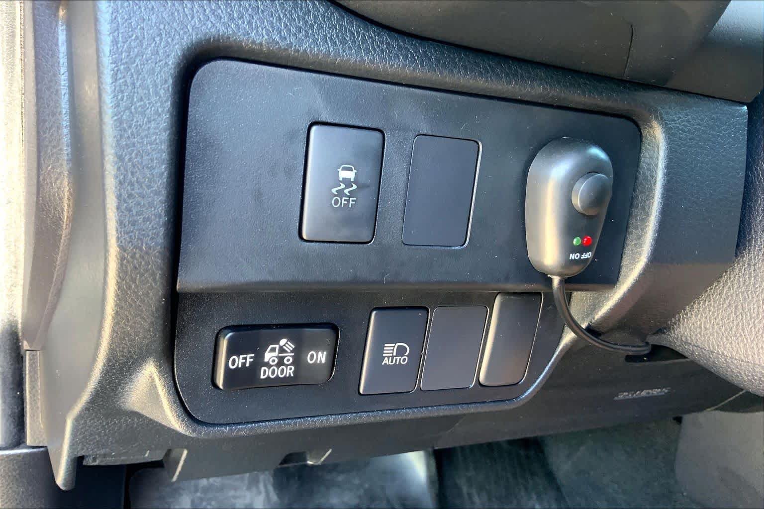 Used 2021 Magnetic Gray Metallic Toyota SR image 33