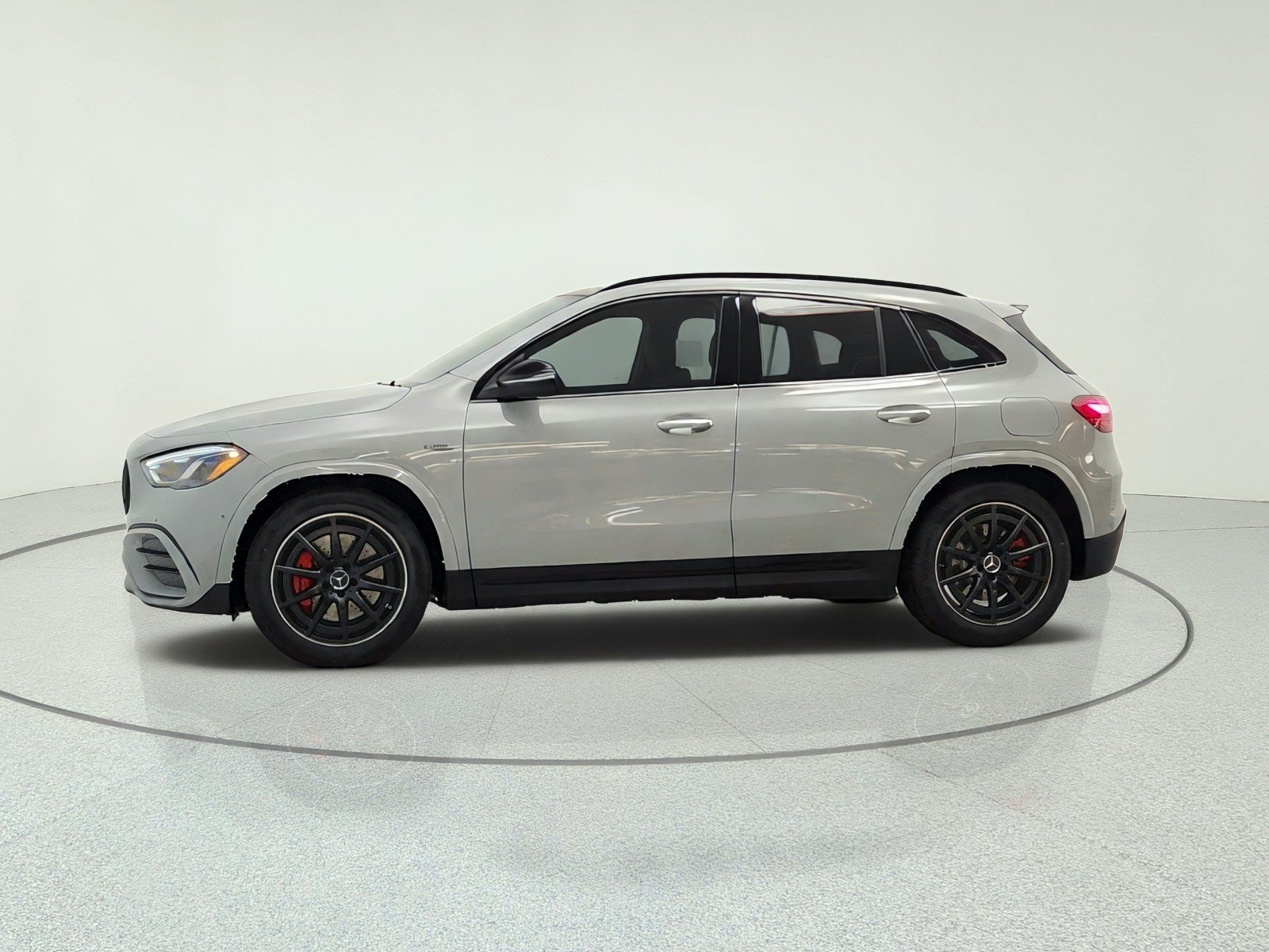 New 2026 MANUFAKTUR Alpine Grey Mercedes-Benz AMG® GLA 35 4MATIC SUV image 29