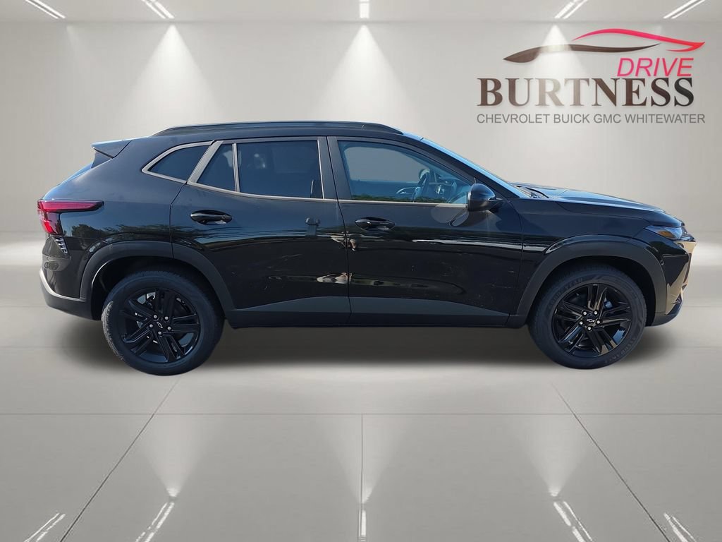 New 2026 Mosaic Black Metallic Chevrolet ACTIV image 8