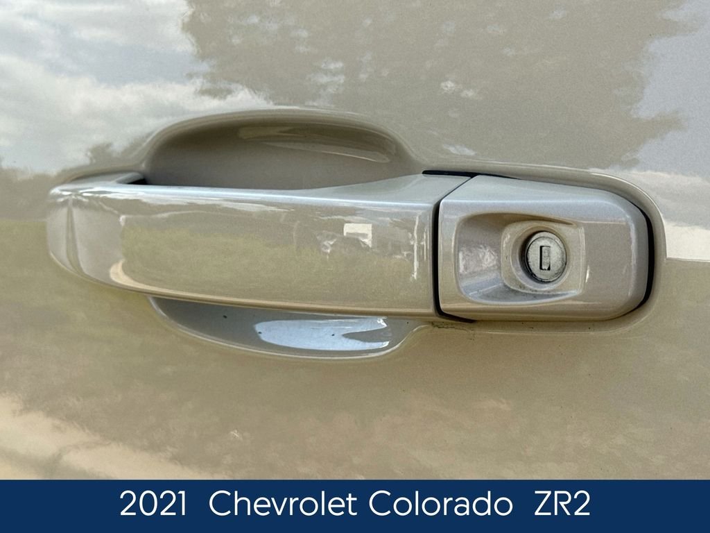 Used 2021  Chevrolet ZR2 image 14