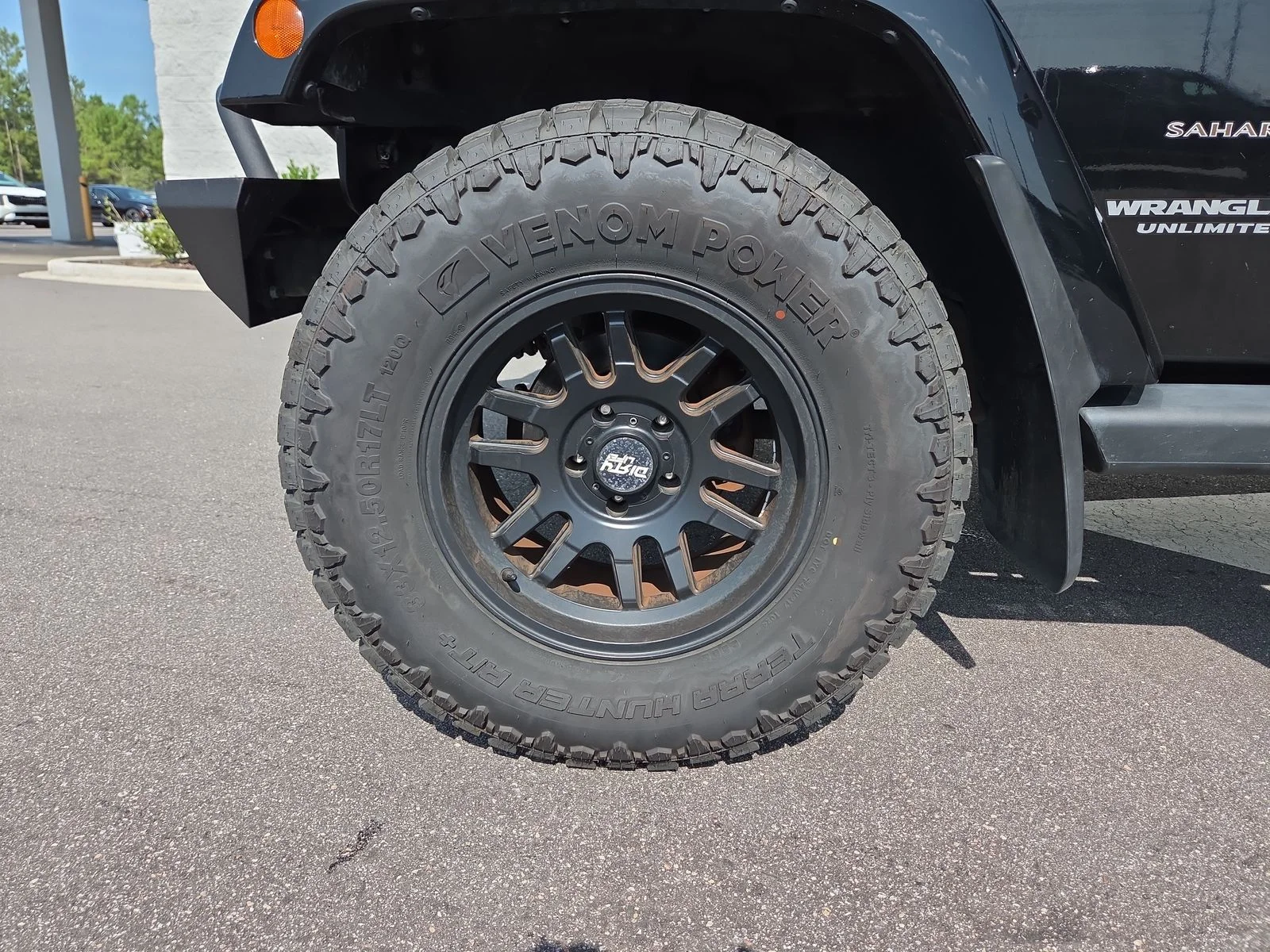 Used 2016 Black Clearcoat Jeep Unlimited Sahara image 27