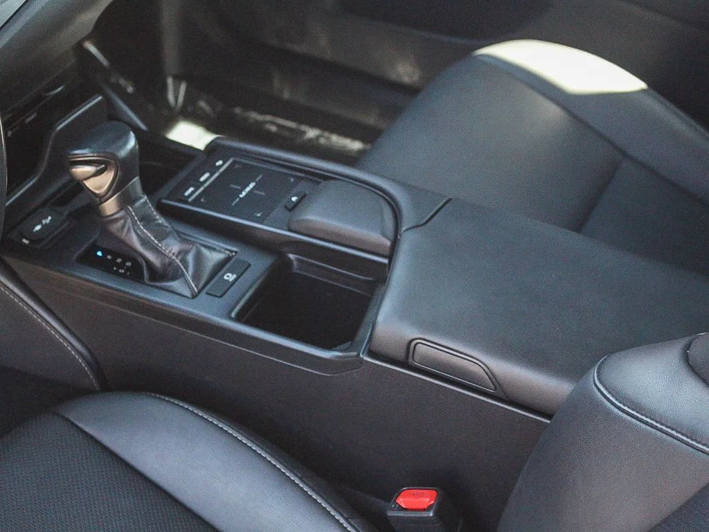 Used 2020 White Lexus 350 image 21