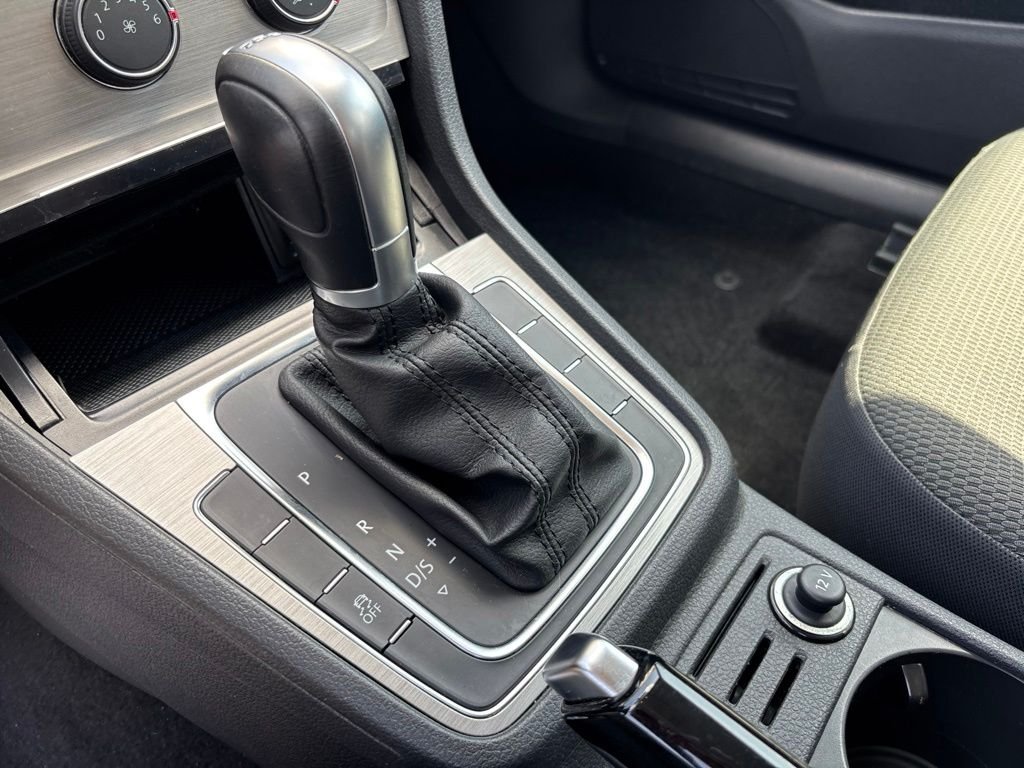 Used 2017 Silver Volkswagen S image 27