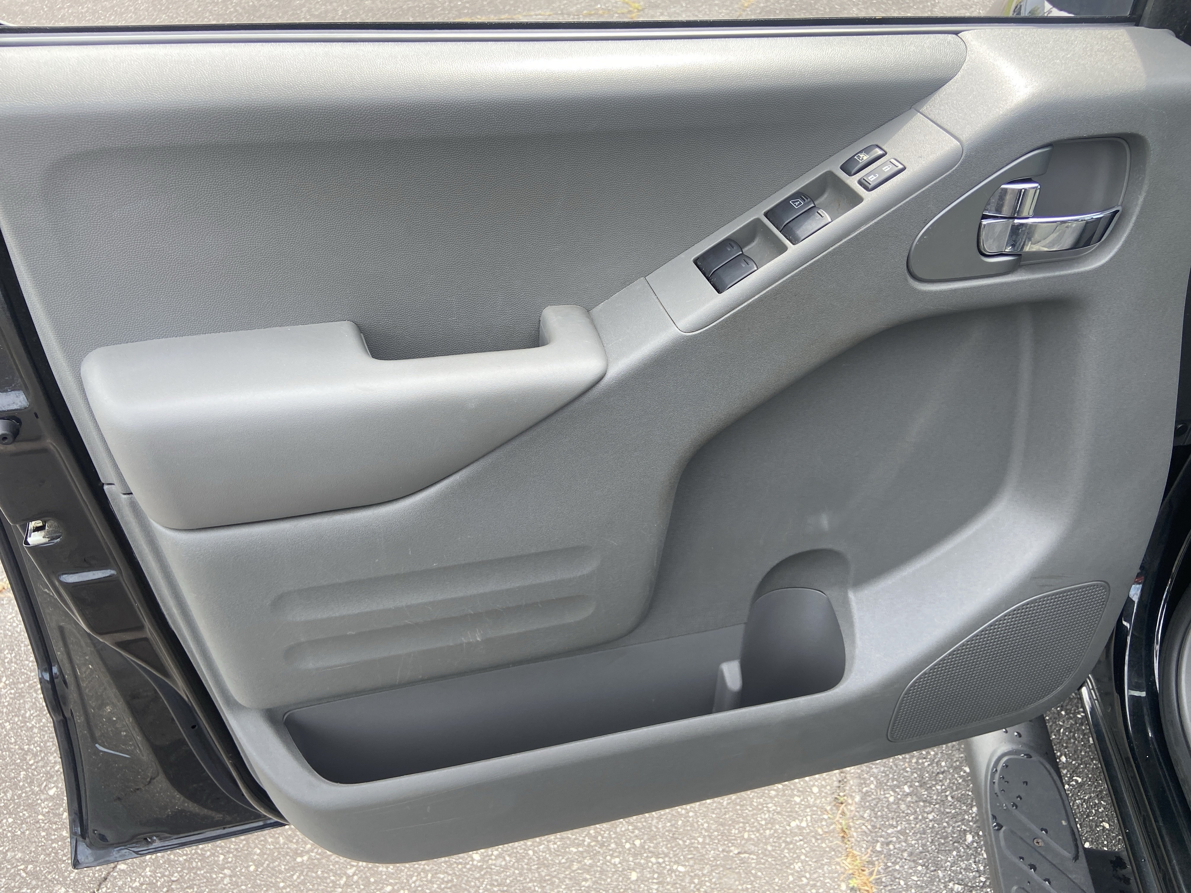 Used 2021 Magnetic Black Pearl Nissan SV image 9