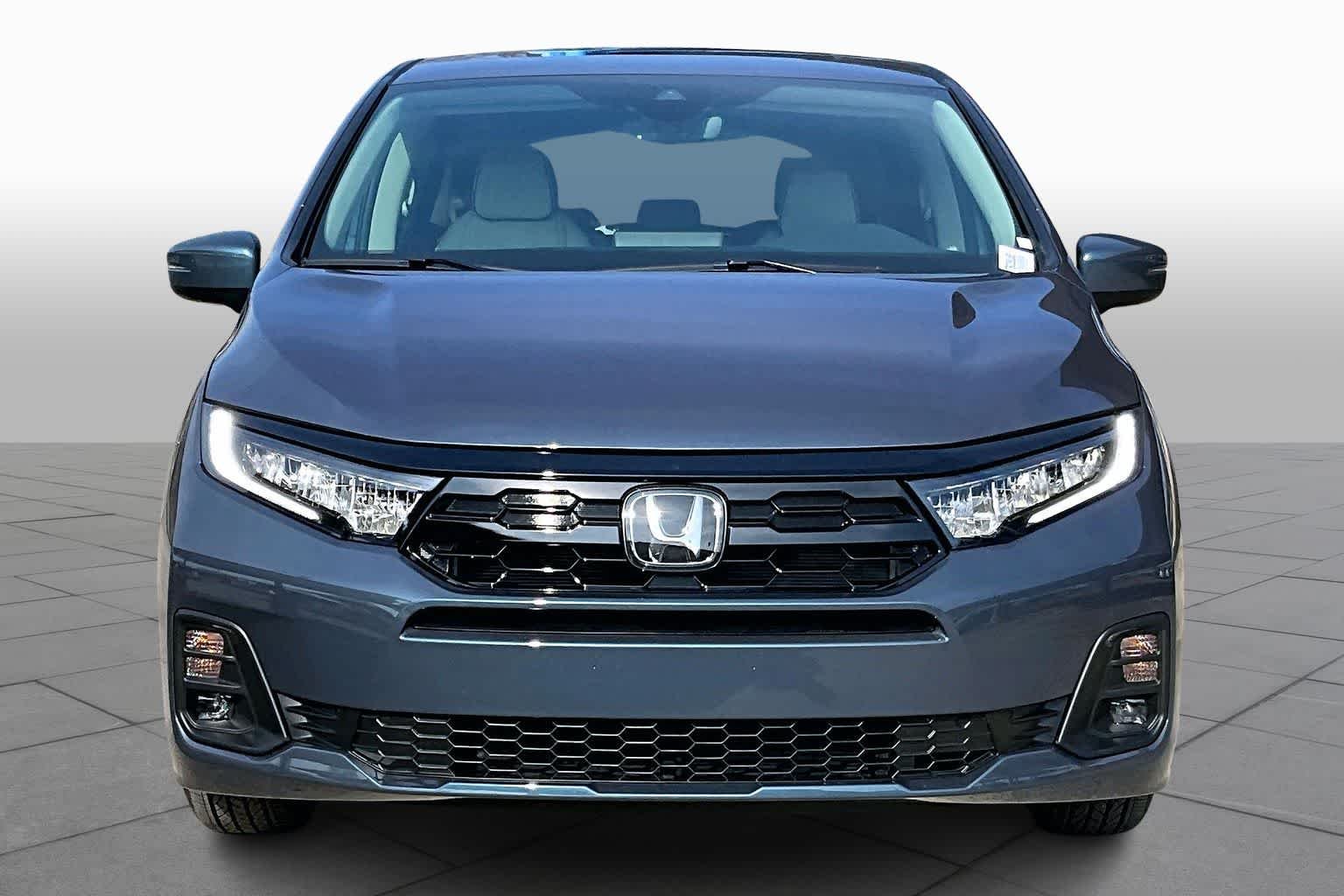 Used 2026 Smoke Blue Pearl Honda Touring image 3