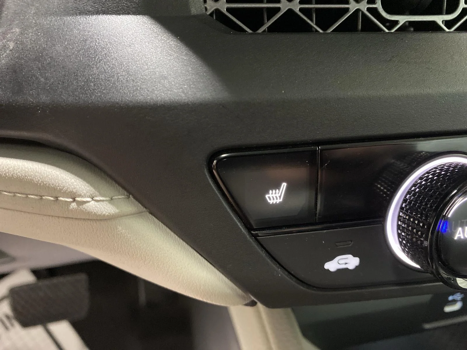 Used 2024 Meteorite Gray Metallic Honda  image 27