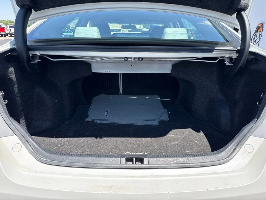 Used 2016 White Toyota XLE image 24