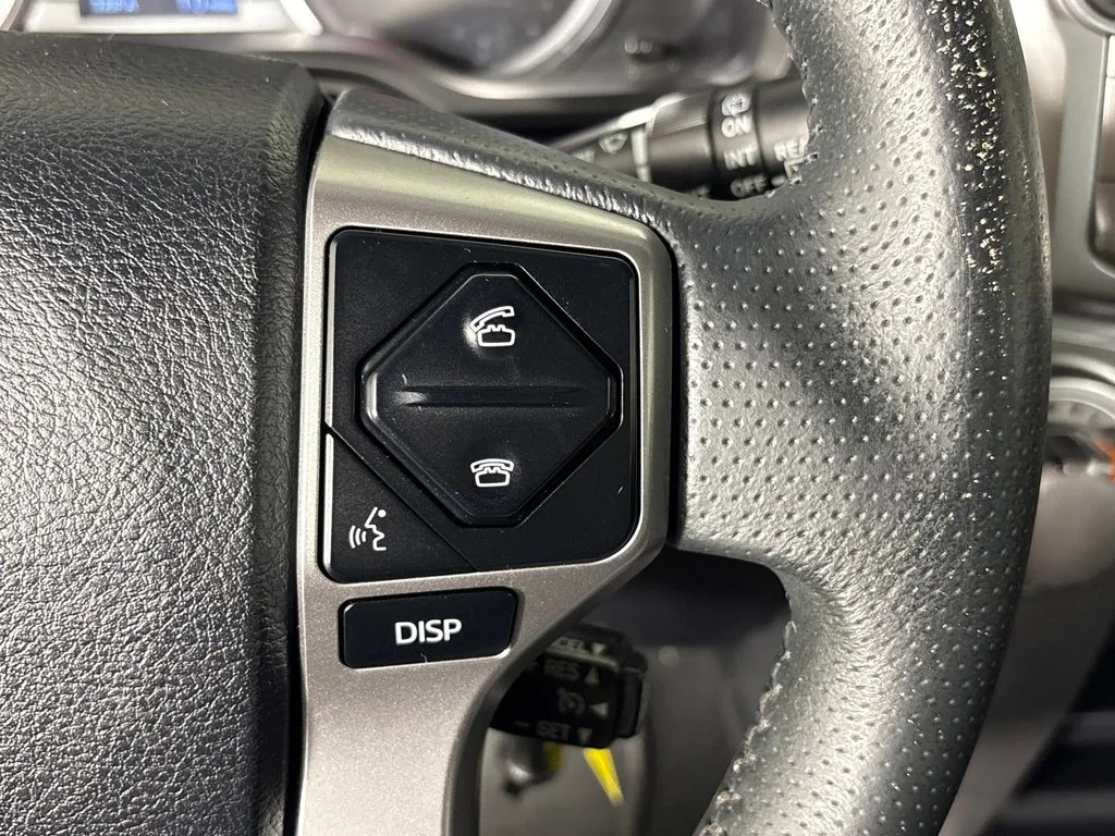 Used 2015 White Toyota SR5 image 19