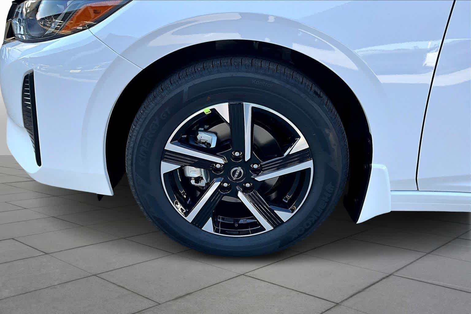 Certified Used 2025 Fresh Powder Nissan SV image 9