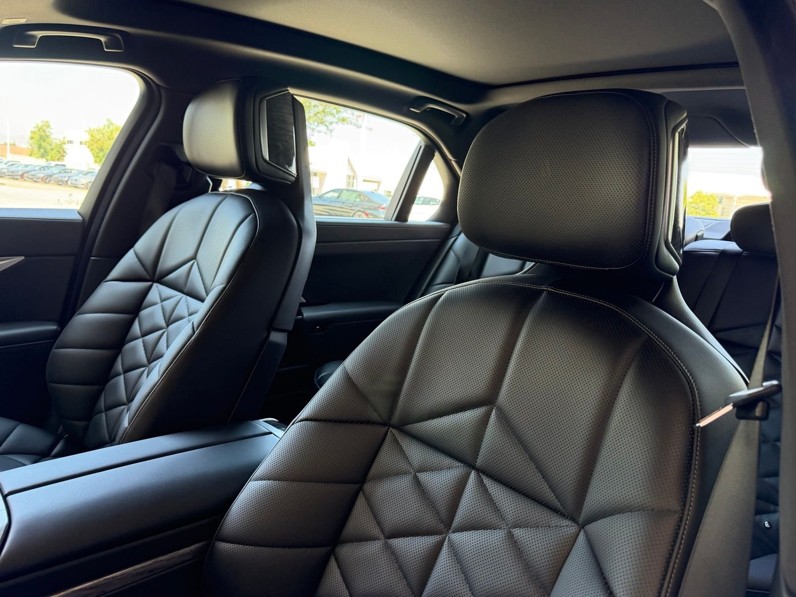 Used 2025 Black BMW 740i xDrive image 25