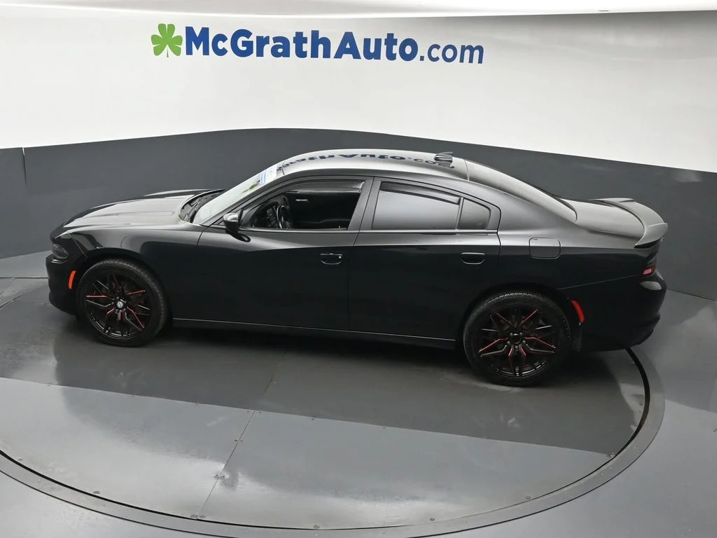 Used 2017 Black Dodge SXT image 24