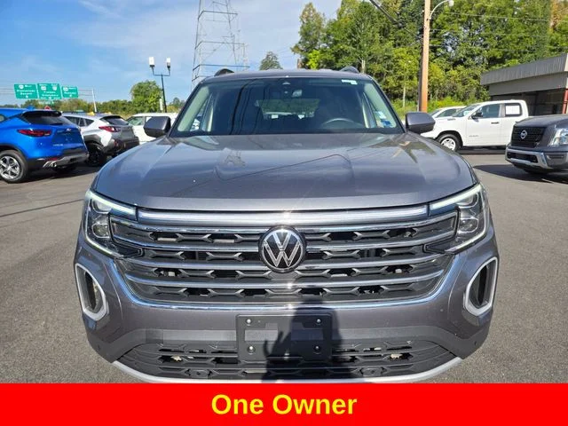 Used 2025 Gray Volkswagen 2.0T SE w/Technology image 2