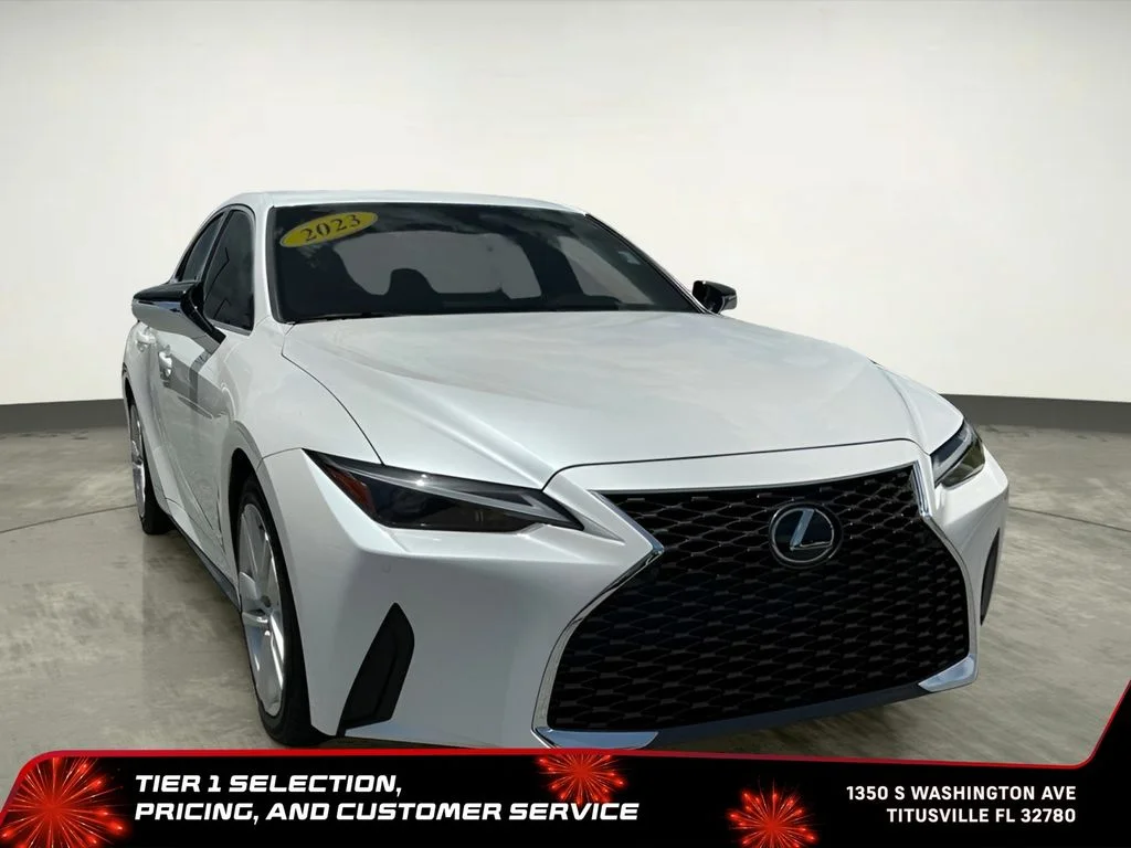 Used 2023 White Lexus 300 image 12