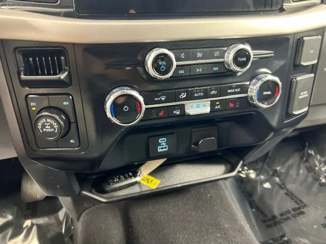 Used 2023 Black Ford XLT image 17