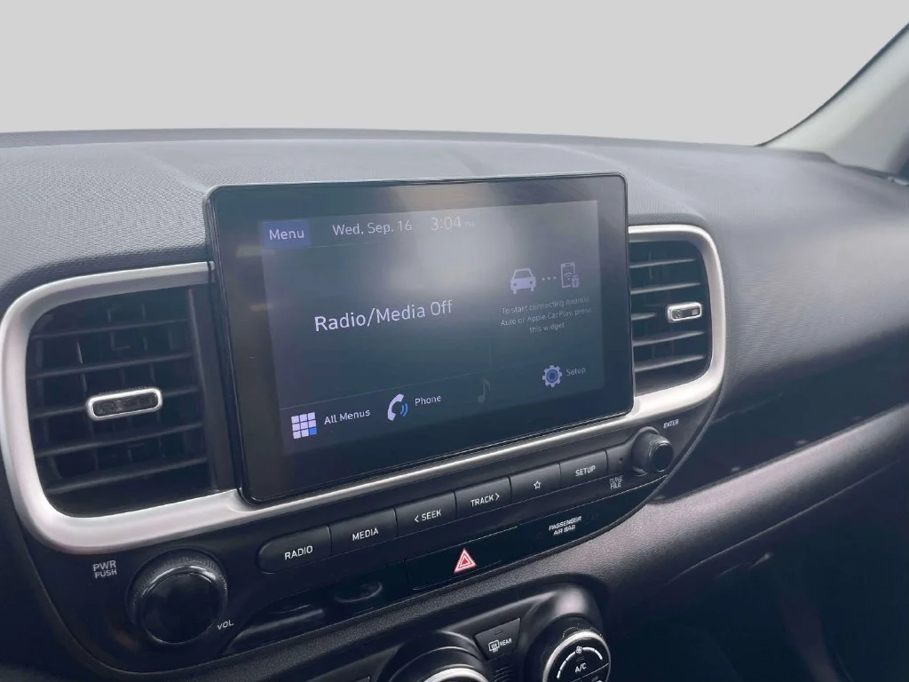 Used 2022 Gray Hyundai SEL image 23