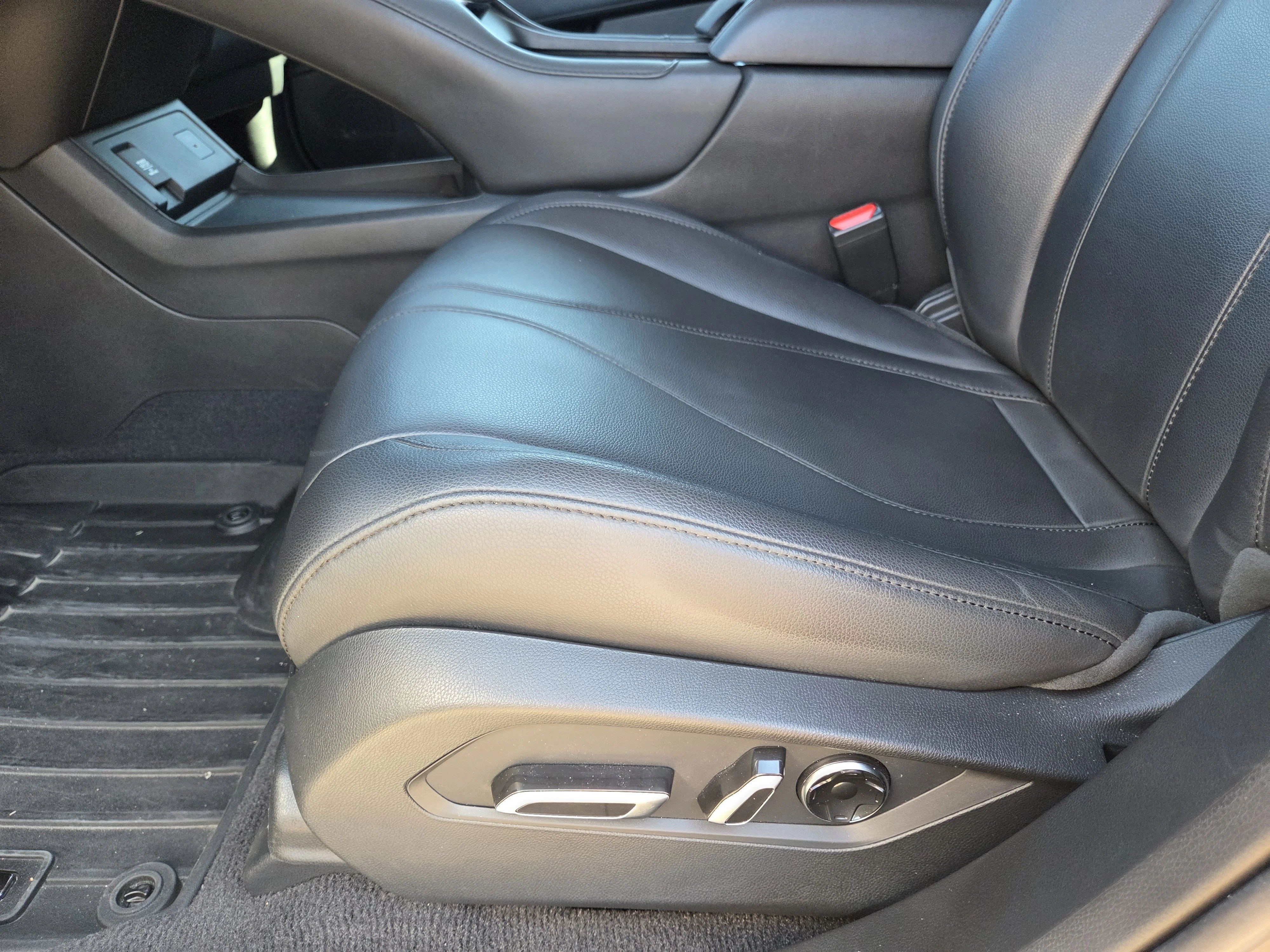 Used 2023 Liquid Carbon Metallic Acura RDX image 40