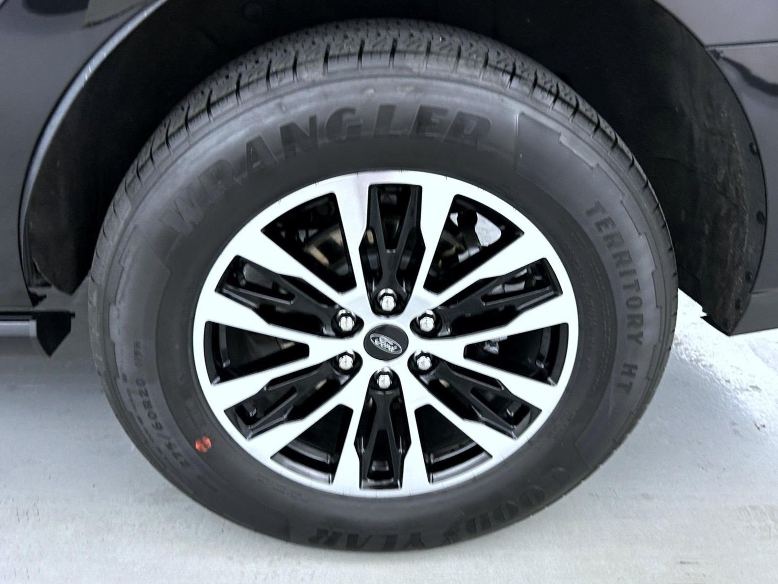 Used 2025 Black Ford Platinum image 26