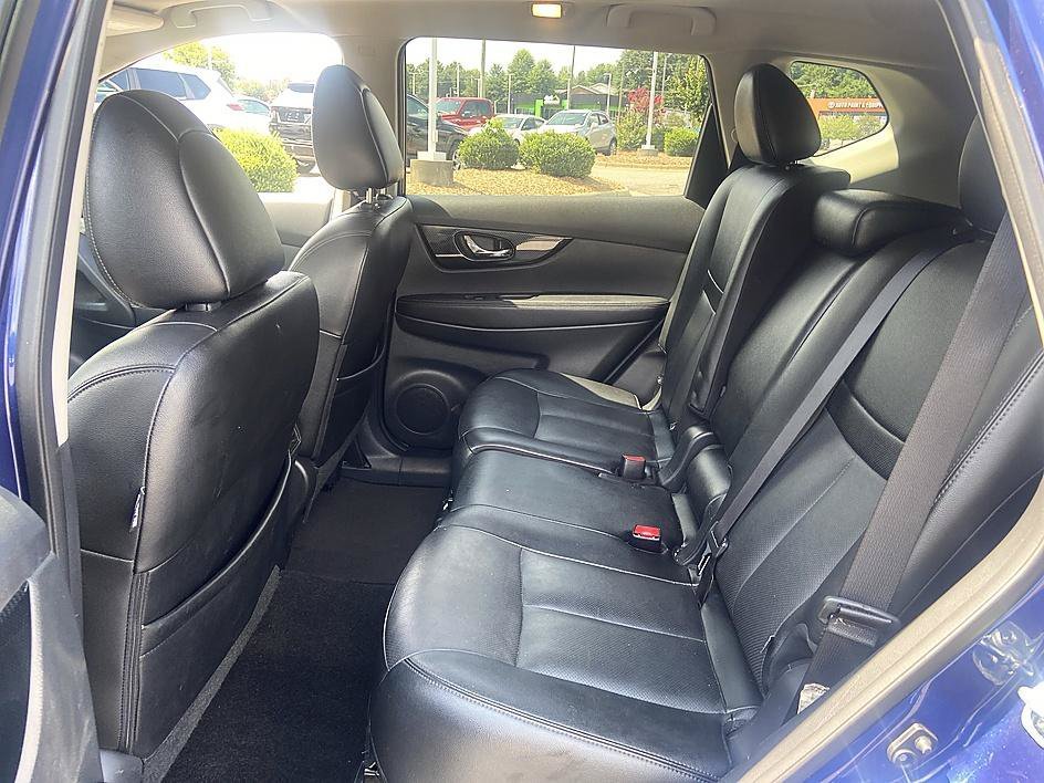 Used 2017 Caspian Blue Nissan SL image 12