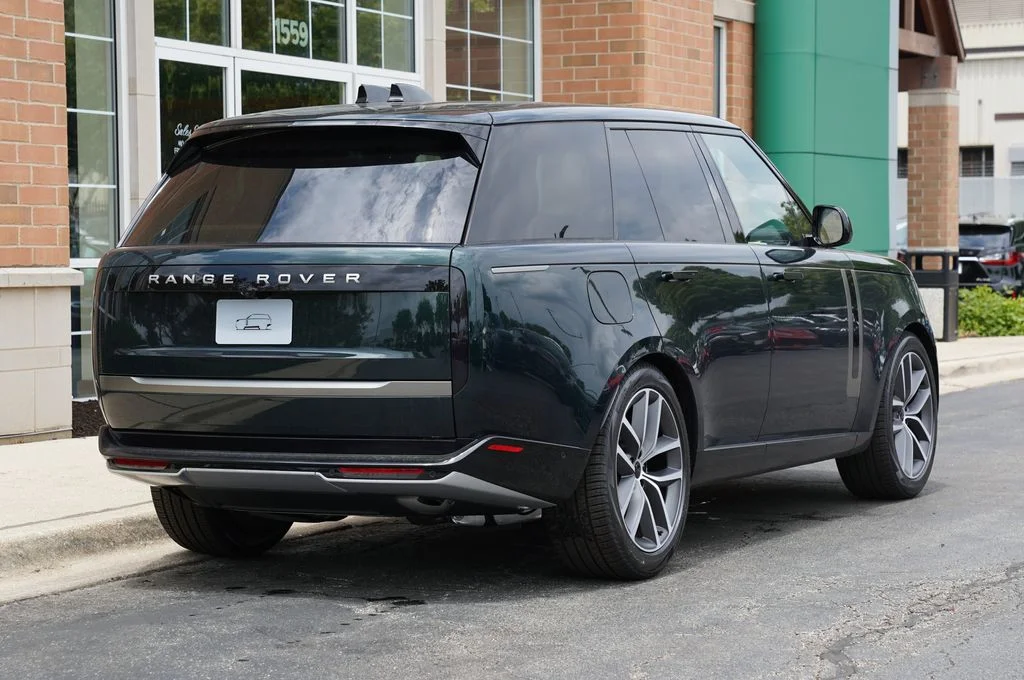 New 2026 British Racing Green Land Rover SE image 6