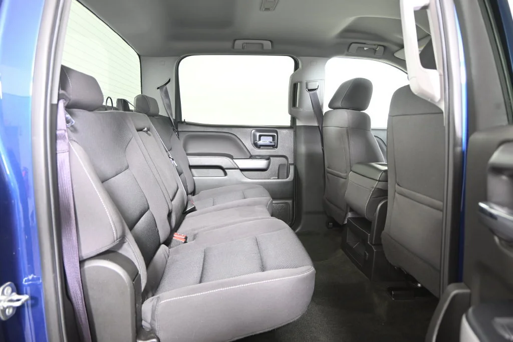 Used 2017 DEEP OCEAN BLUE METALLIC Chevrolet LT image 16