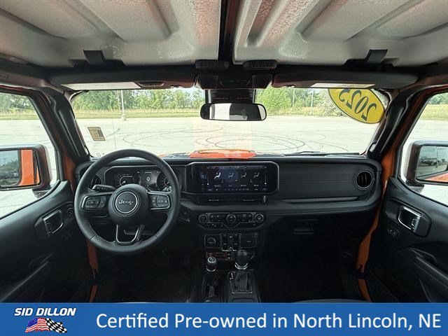 Used 2025  Jeep Rubicon image 19