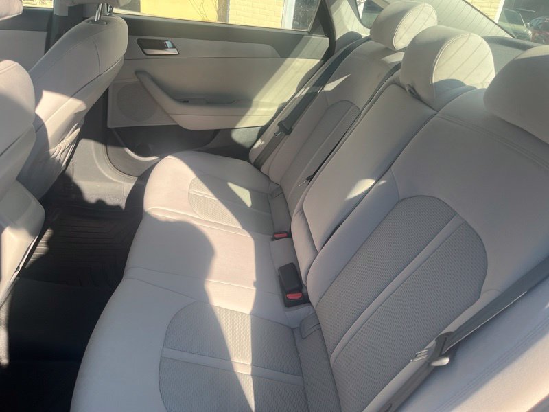 Used 2017 Gray Hyundai SE image 10