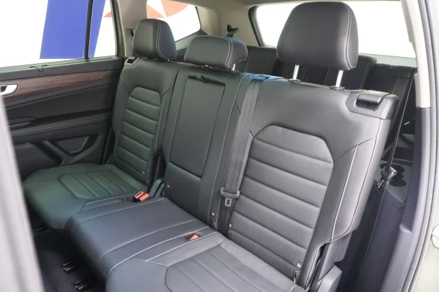 New 2026 Avocado Green Pearl Volkswagen 2.0T SEL image 22