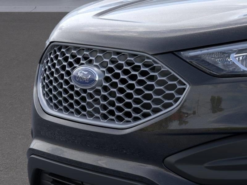 New 2024 Agate Black Metallic Ford SE image 17