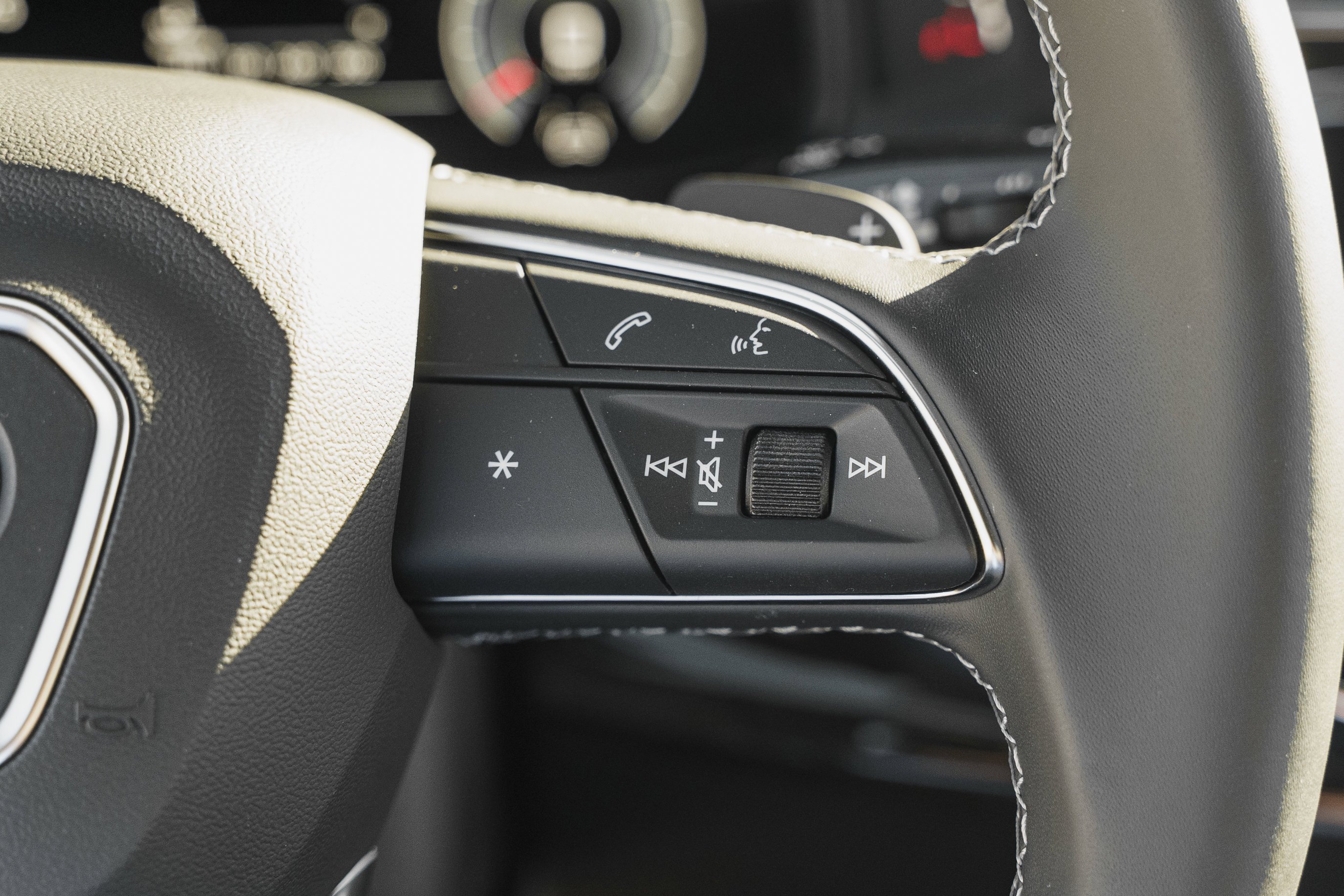 New 2026 Glacier White Metallic Audi Premium Plus image 19
