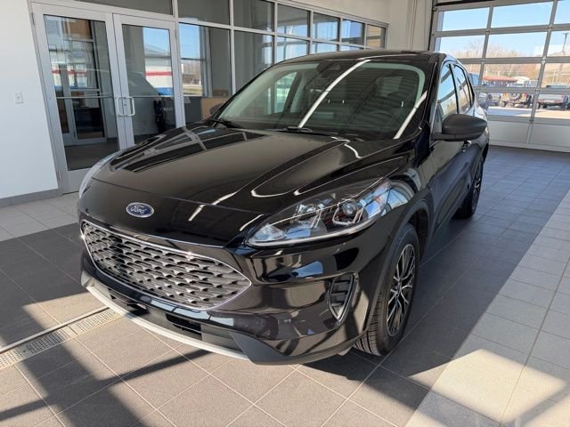 Used 2022 Black Metallic Ford SE image 3