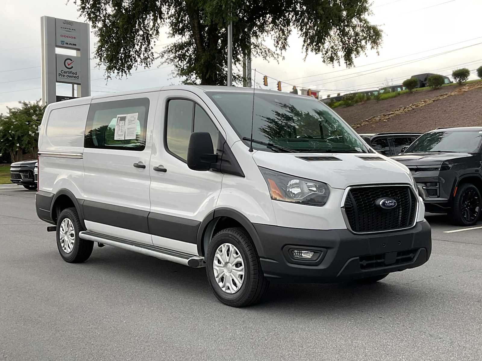 Used 2025 Oxford White Ford  image 7