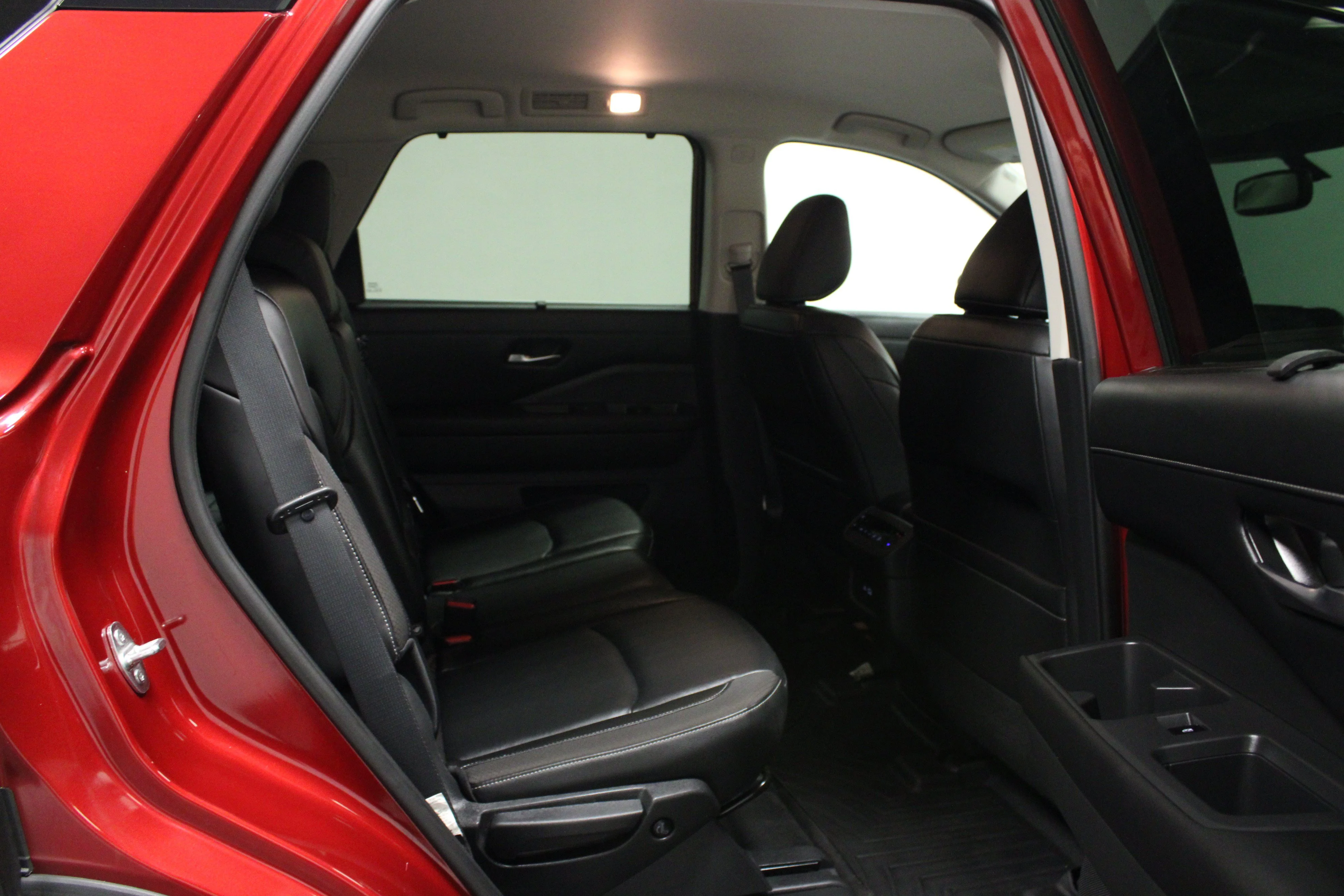 Used 2022 Scarlet Ember Tintcoat Nissan SL image 15