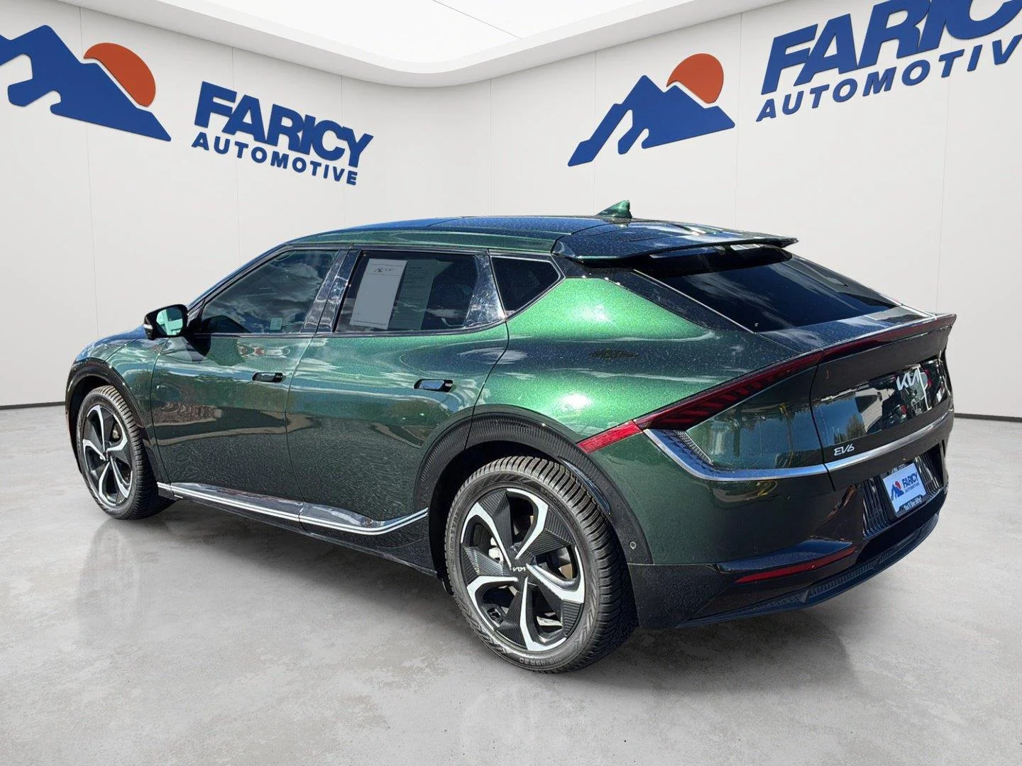 Used 2023 Deep Forest Green Kia GT-Line image 7