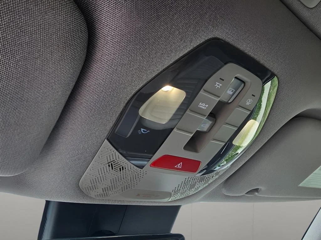Used 2024 Snow White Pearl Kia Land image 17