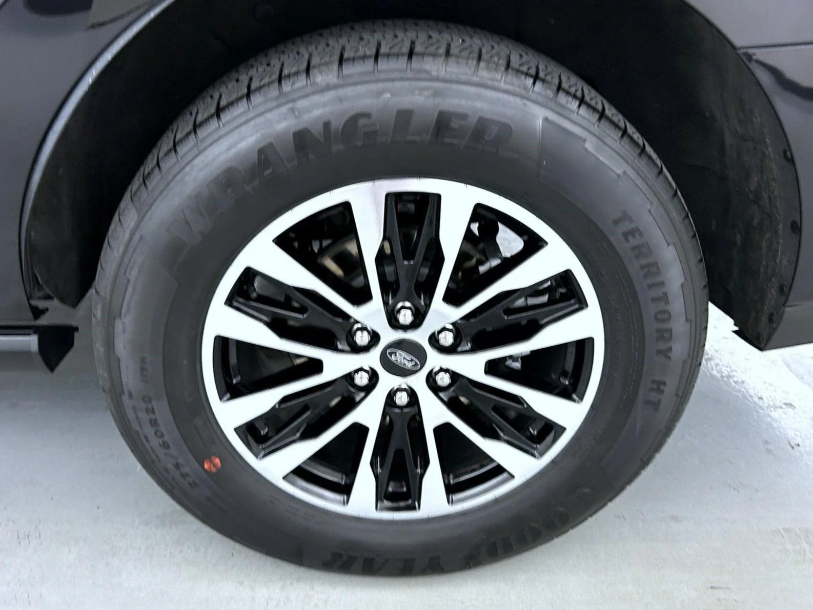 Used 2025 Black Ford Platinum image 26
