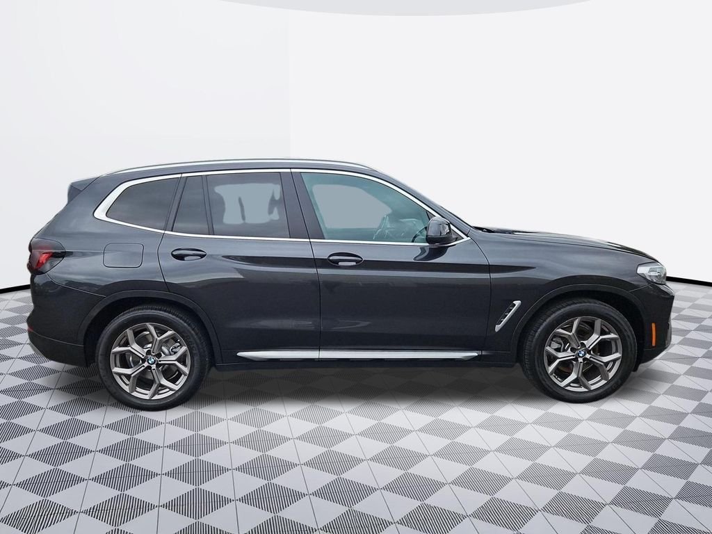 Used 2022 Dark Graphite Metallic BMW xDrive30i image 7