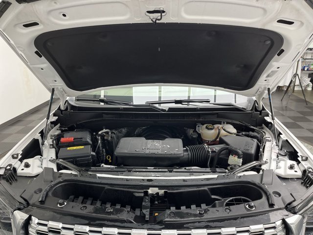 Used 2024 White Frost Tricoat GMC Denali image 33