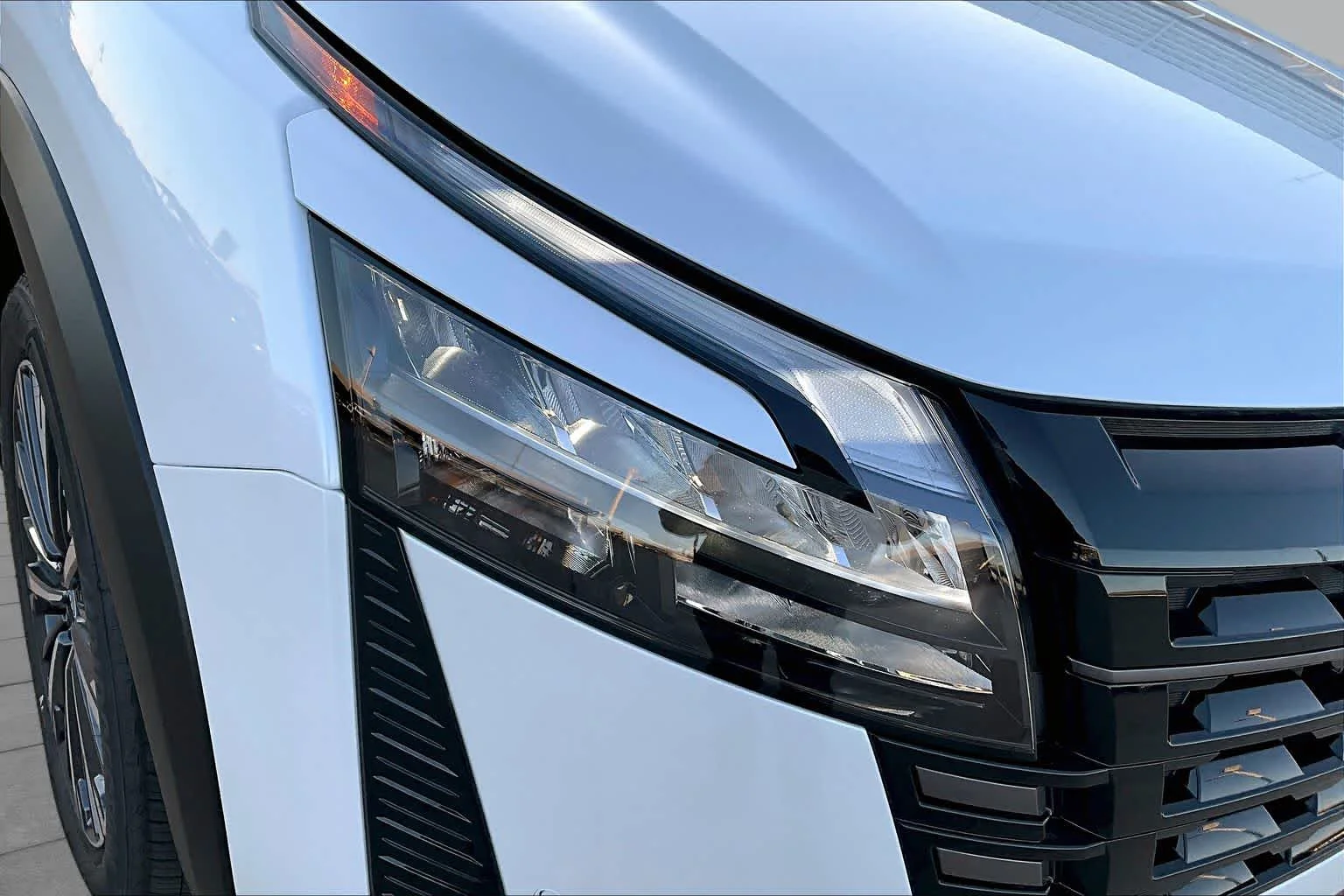 New 2026 Everest White Pearl Tricoat Nissan Platinum image 13