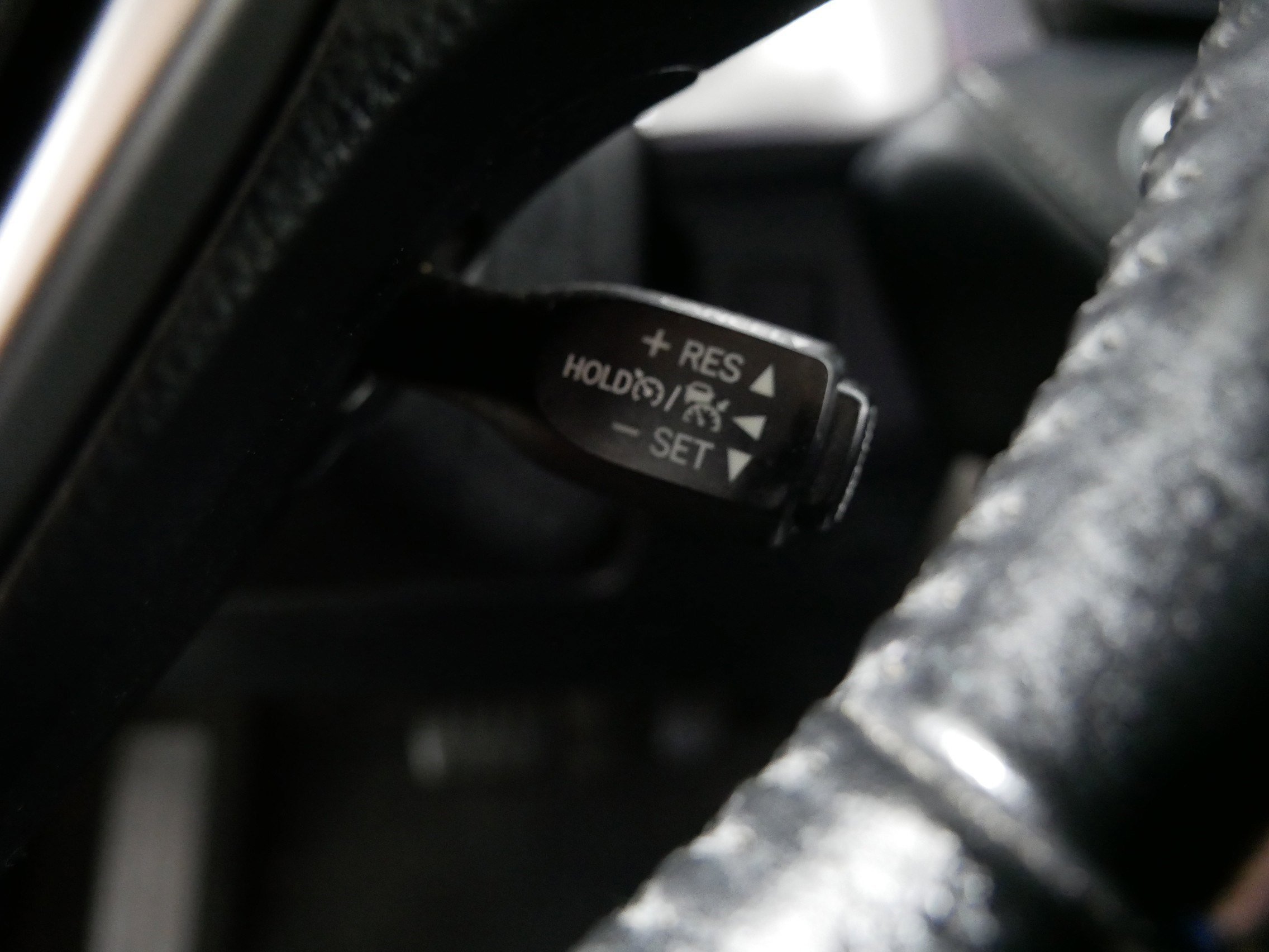 Used 2018 Super White Toyota XLE image 31