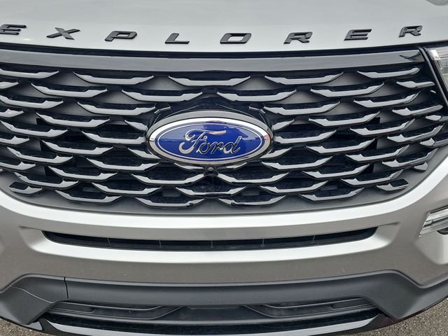 Used 2024 Silver Ford ST-Line image 34