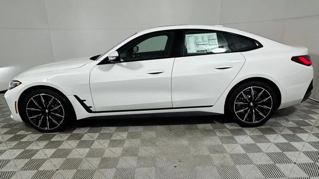 New 2026 Alpine White BMW xDrive40 image 4