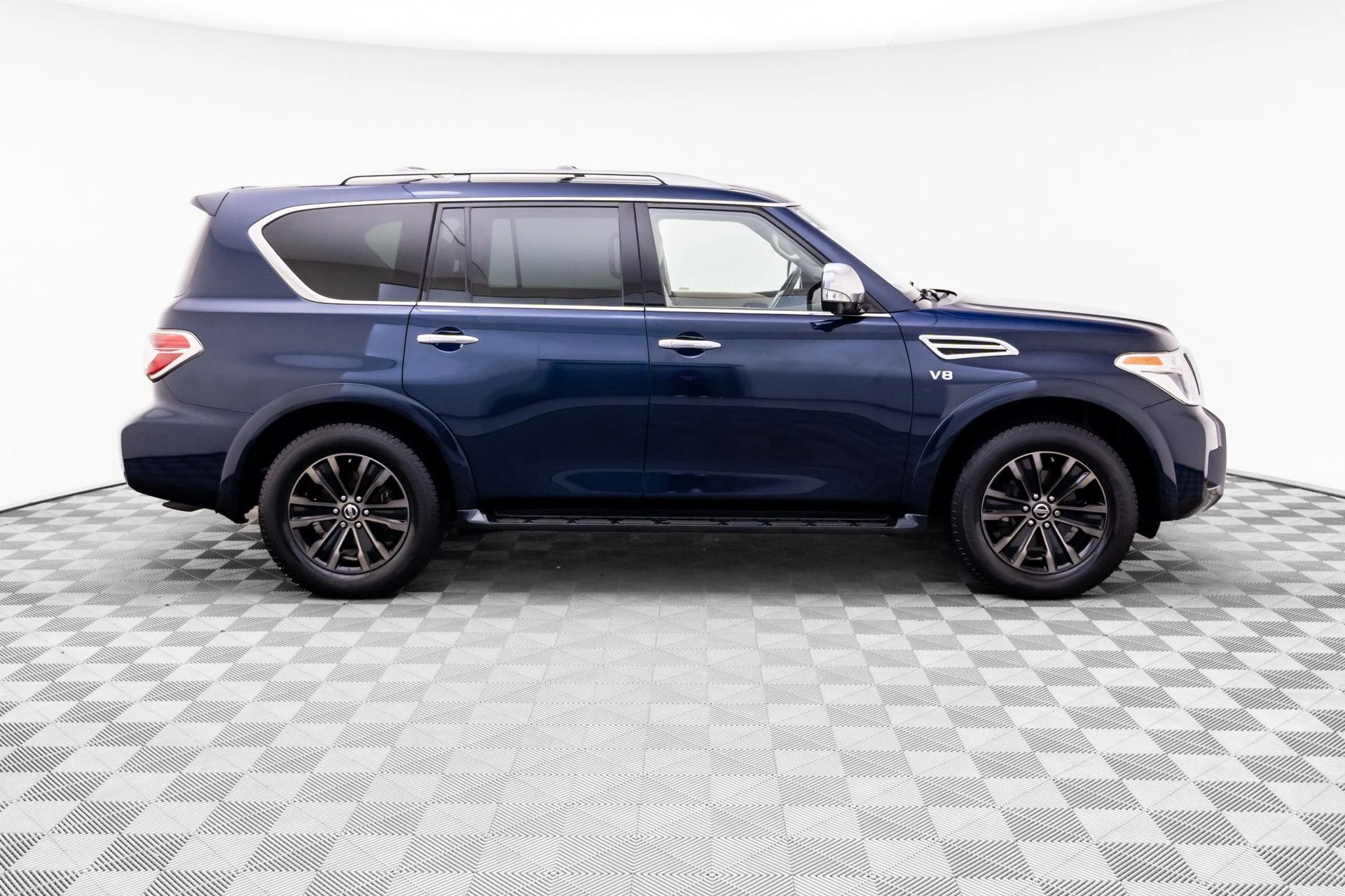 Used 2019 Blue Nissan Platinum image 7
