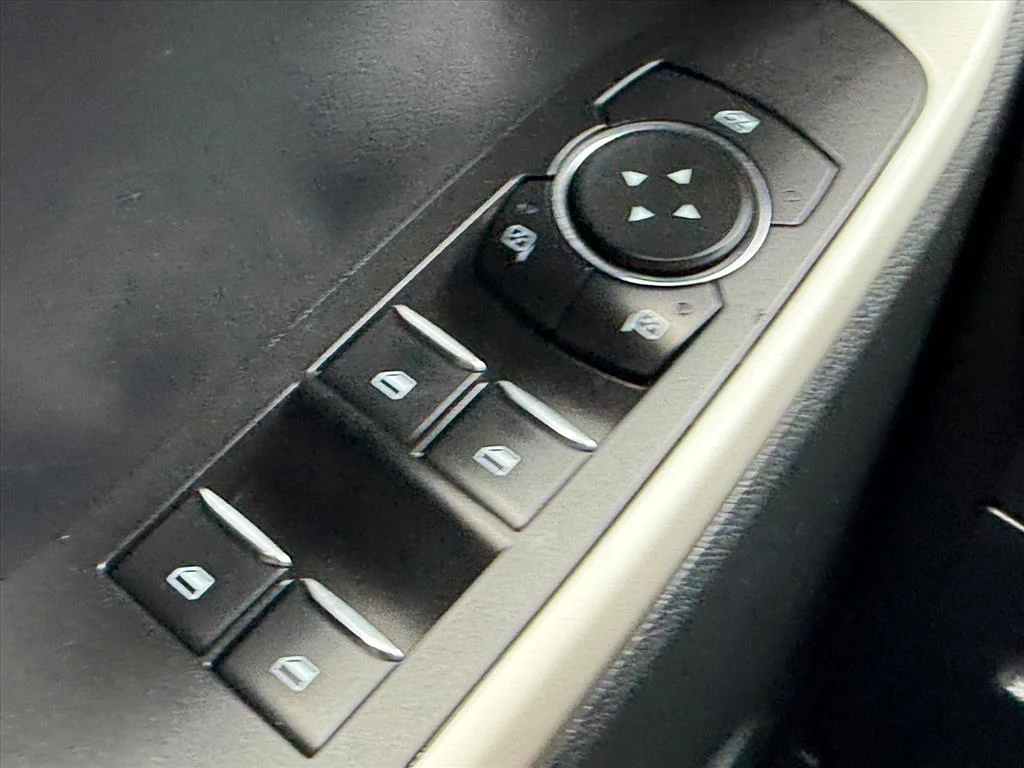 Used 2021 Black Ford XLT image 16