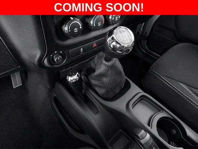 Used 2014 Black Jeep Sahara image 8