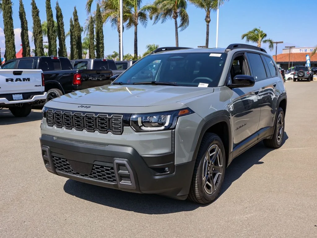 New 2026 Sting-Gray Clear-Coat Exterior Paint Jeep Limited image 7