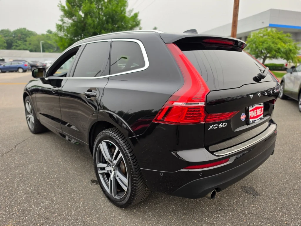 Used 2019 Onyx Black Metallic Volvo T6 Momentum image 20