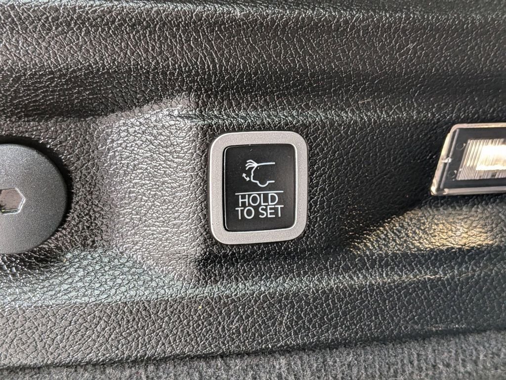 Used 2023 White Jeep Summit image 11